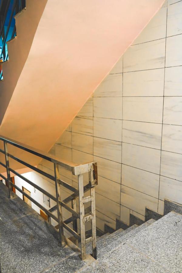 Azadpur Metro Station